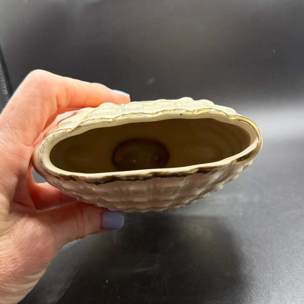 Vtg Scalloped Shell Vase with Flowers